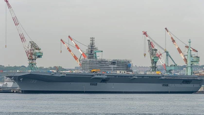 Yaponiyanın “İdzumo” helikopter daşıyıcısınun uc hissəsi genişləndirilib